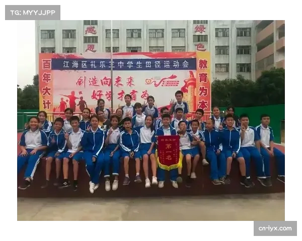 破浪前行勇者无畏 世界赛艇锦标赛展现不屈体育精神 破浪前行勇者无畏 世界赛艇锦标赛展现不屈体育精神